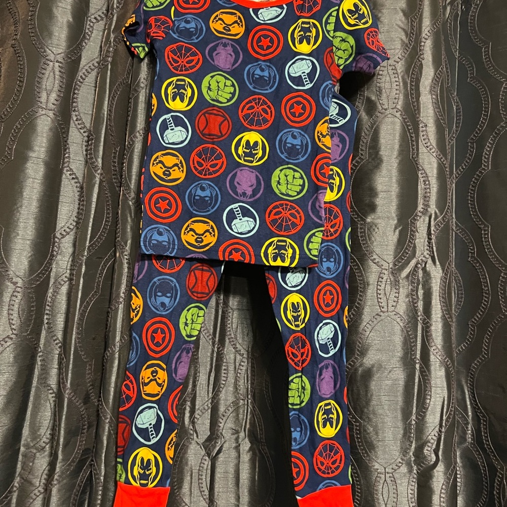 Marvel Superhero Kids Pajama Set NWOT
